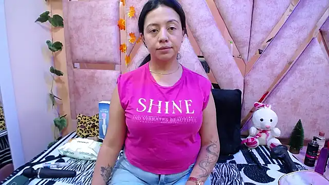 slut anal  online show from November 28, 7:25 pm