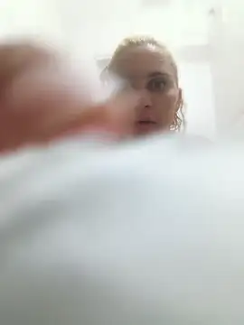 Scarlett-Leh online show from June 16, 3:50 am
