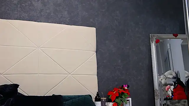 Snapshot of IssaSmith chatting on April 21, 7:26 am IssaSmith online show from April 21, 7:26 am