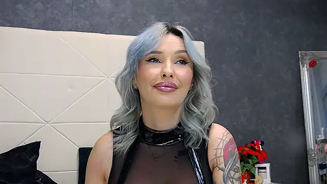 IssaSmith online show from June 6, 7:46 am