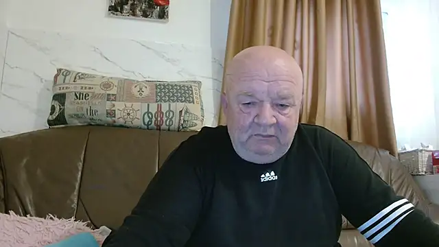 fullballs6 online show from March 30, 5:31 am