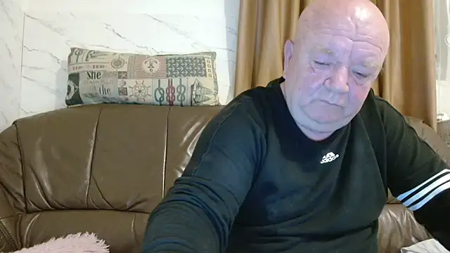 fullballs6 online show from March 19, 2:11 am