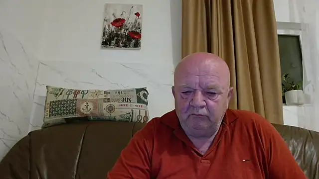 fullballs6 online show from April 16, 2:01 am