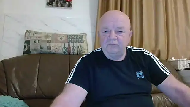 fullballs6 online show from March 31, 2:24 am