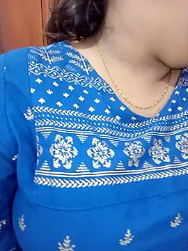 Snapshot of princesslesbi chatting on November 30, 12:33 am princesslesbi online show from November 30, 12:33 am