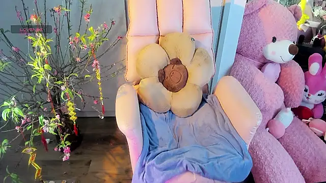 Snapshot of _Dau_ chatting on February 10, 6:35 pm Dau online show from February 10, 6:35 pm