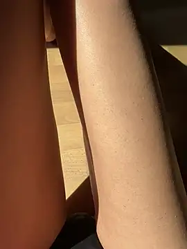 Naylee   online show from April 15, 11:49 am