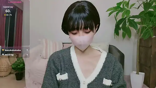 Snapshot of cohaku_329 chatting on October 13, 11:12 am cohaku 329 online show from October 13, 11:12 am