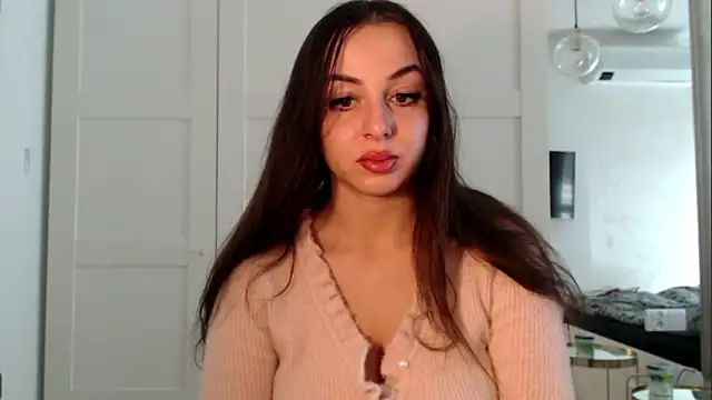 courtneyPerfect online show from March 25, 8:14 am