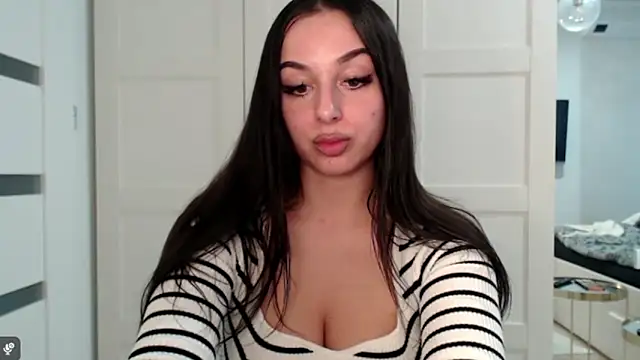 courtneyPerfect online show from March 5, 3:08 pm