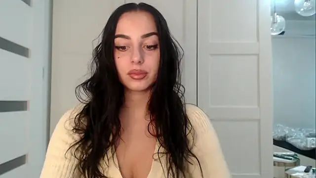 Snapshot of courtneyPerfect chatting on January 6, 8:18 am courtneyPerfect online show from January 6, 8:18 am