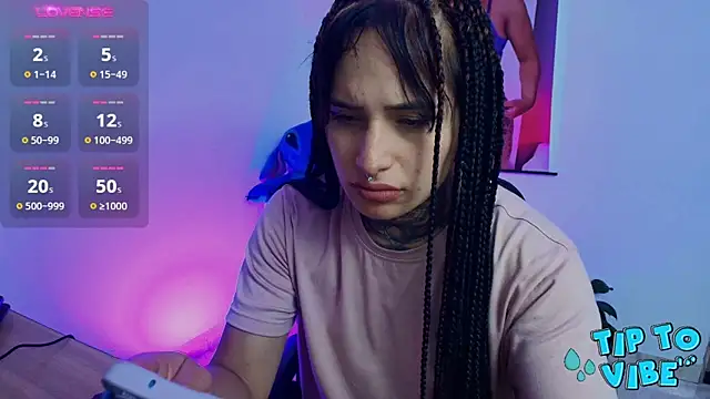 TinnaDawsom online show from February 18, 1:43 am