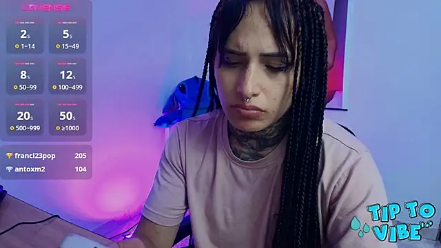 TinnaDawsom online show from February 18, 4:48 am