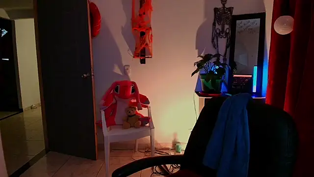 TinnaDawsom online show from October 18, 11:40 pm