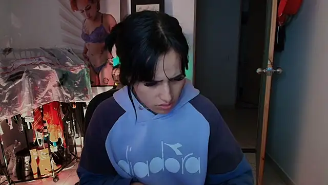 TinnaDawsom online show from February 12, 11:48 pm