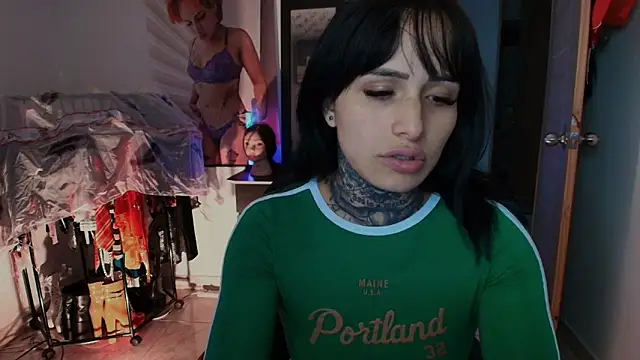 TinnaDawsom online show from February 13, 11:49 pm