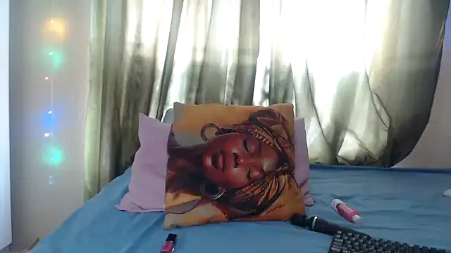 Foxybrownxx1 online show from December 21, 9:44 am