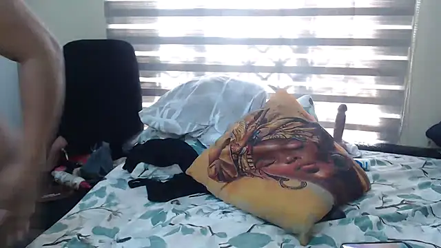 Foxybrownxx1 online show from May 9, 9:56 am