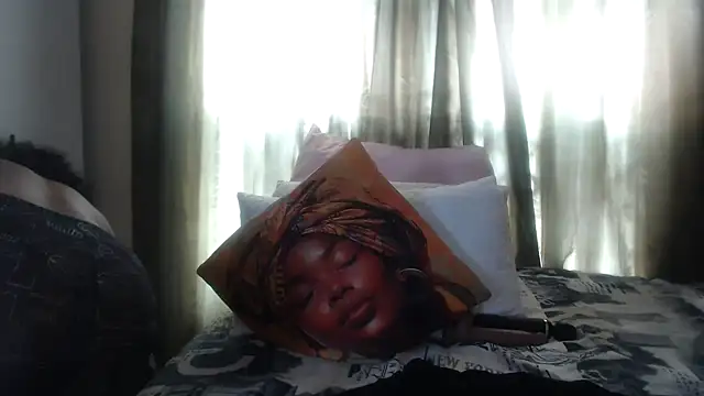 Foxybrownxx1 online show from March 4, 7:38 am