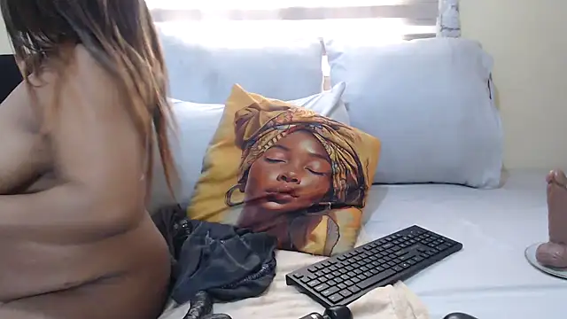 Foxybrownxx1 online show from May 21, 7:17 am