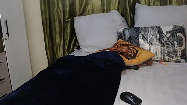 Foxybrownxx1 online show from October 27, 1:39 am