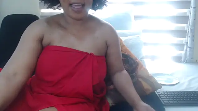 Snapshot of Foxybrownxx1 chatting on June 29, 8:10 am Foxybrownxx1 online show from June 29, 8:10 am