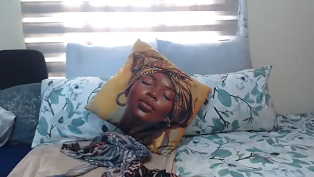 Foxybrownxx1 online show from May 20, 7:38 am