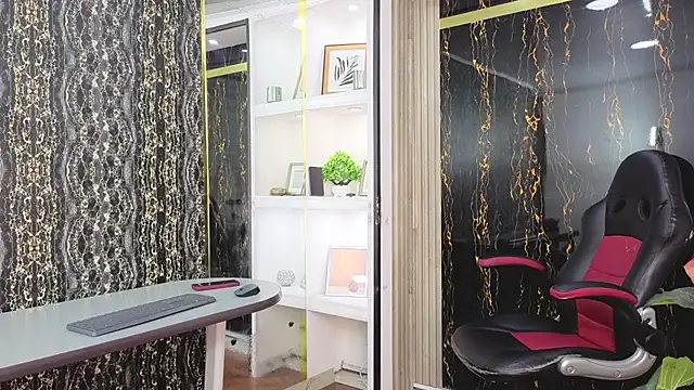 MirandaRossi online show from March 12, 11:58 am