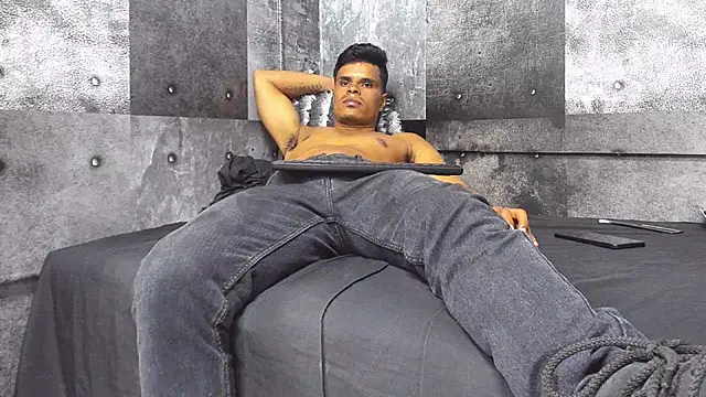 Derek Lustfordx online show from February 26, 5:21 pm