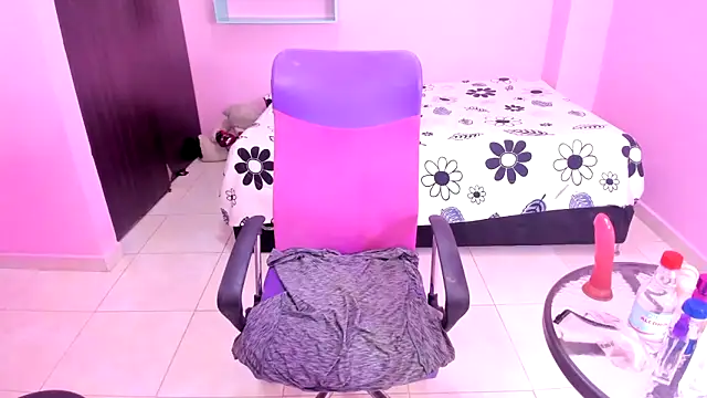 Snapshot of mommy_whore_slut chatting on October 15, 12:13 pm mommy whore slut online show from October 15, 12:13 pm