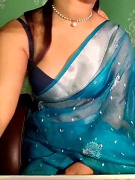 Snapshot of QueenOfHeart_07 chatting on September 20, 6:24 pm QueenOfHeart 07 online show from September 20, 6:24 pm