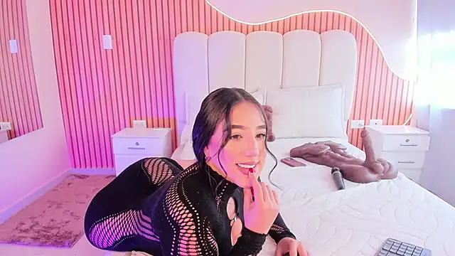 Snapshot of SofiiSweet_ chatting on November 19, 3:34 pm SofiiSweet online show from November 19, 3:34 pm