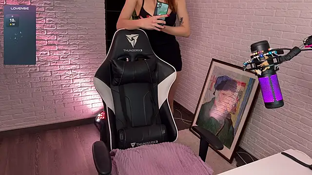 mirai meeow online show from January 21, 5:09 pm