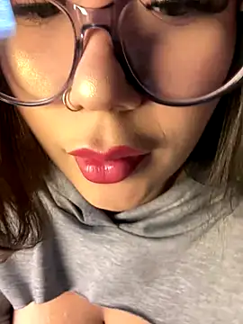 Snapshot of LylaLee111 chatting on September 19, 1:15 pm LylaLee111 online show from September 19, 1:15 pm