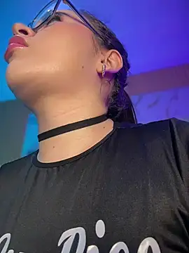 LylaLee111 online show from March 12, 1:15 pm