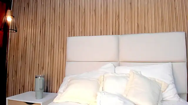 AshleyBelth  online show from January 9, 11:00 pm