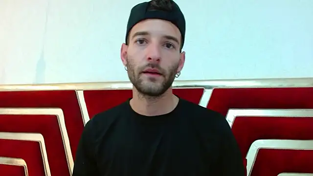 Snapshot of Christopher_saint chatting on May 22, 12:14 pm Christopher saint online show from May 22, 12:14 pm