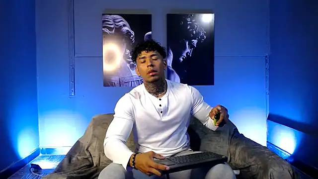 bradley smith online show from November 30, 6:30 pm