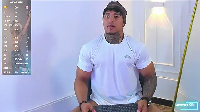 Snapshot of bradley_smith chatting on July 3, 4:30 am bradley smith online show from July 3, 4:30 am