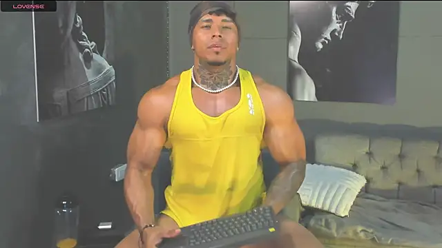 Snapshot of bradley_smith chatting on July 16, 9:34 pm bradley smith online show from July 16, 9:34 pm
