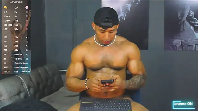 Snapshot of bradley_smith chatting on July 4, 6:56 pm bradley smith online show from July 4, 6:56 pm