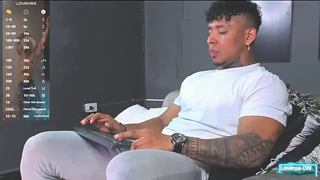 Snapshot of bradley_smith chatting on July 9, 4:57 am bradley smith online show from July 9, 4:57 am