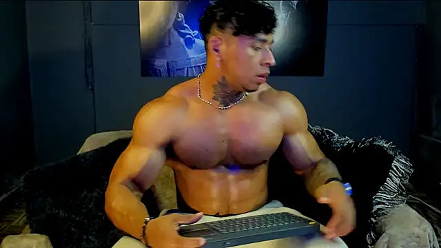 bradley smith online show from December 18, 8:01 pm