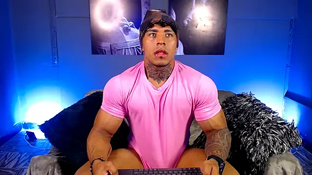 bradley smith online show from December 2, 2:01 am