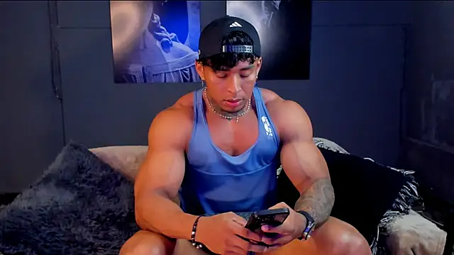 bradley smith online show from December 22, 9:59 pm