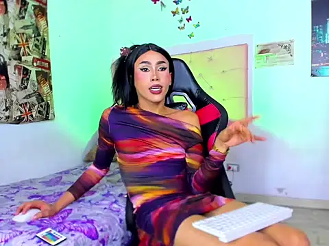 Snapshot of Ambarhilton chatting on November 19, 2:22 am Ambarhilton online show from November 19, 2:22 am