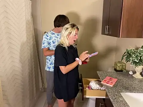 girlfriendmissy online show from March 27, 11:05 pm