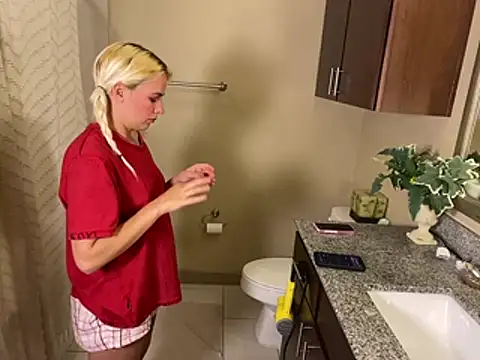 girlfriendmissy online show from May 16, 1:26 am