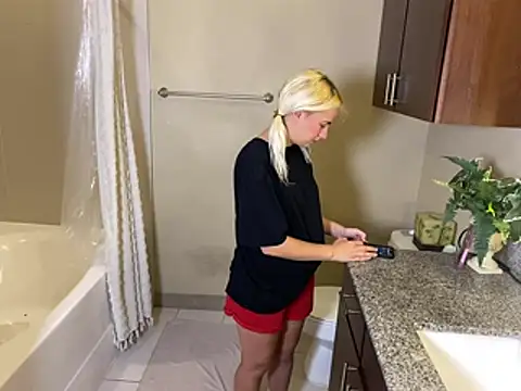 girlfriendmissy online show from May 9, 6:00 pm