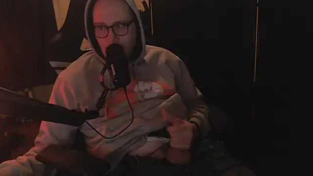 chicostick413 online show from December 17, 9:31 pm